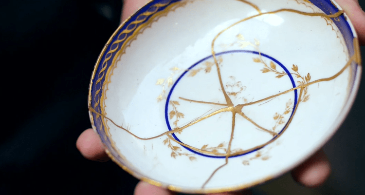Kintsugi, or the Japanese art of mending the broken objects with gold